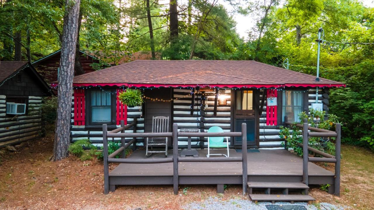 Log Cabin Motor Court Asheville Exteriér fotografie