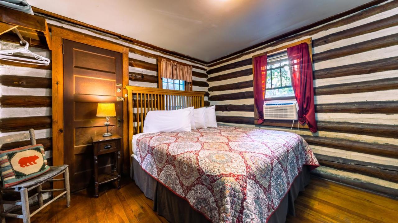 Log Cabin Motor Court Asheville Exteriér fotografie