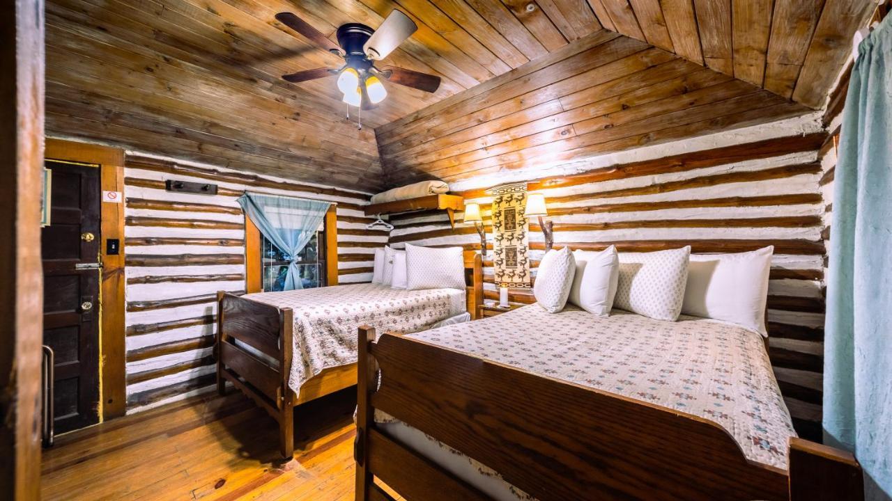 Log Cabin Motor Court Asheville Exteriér fotografie