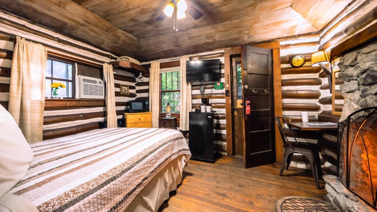 Log Cabin Motor Court Asheville Exteriér fotografie